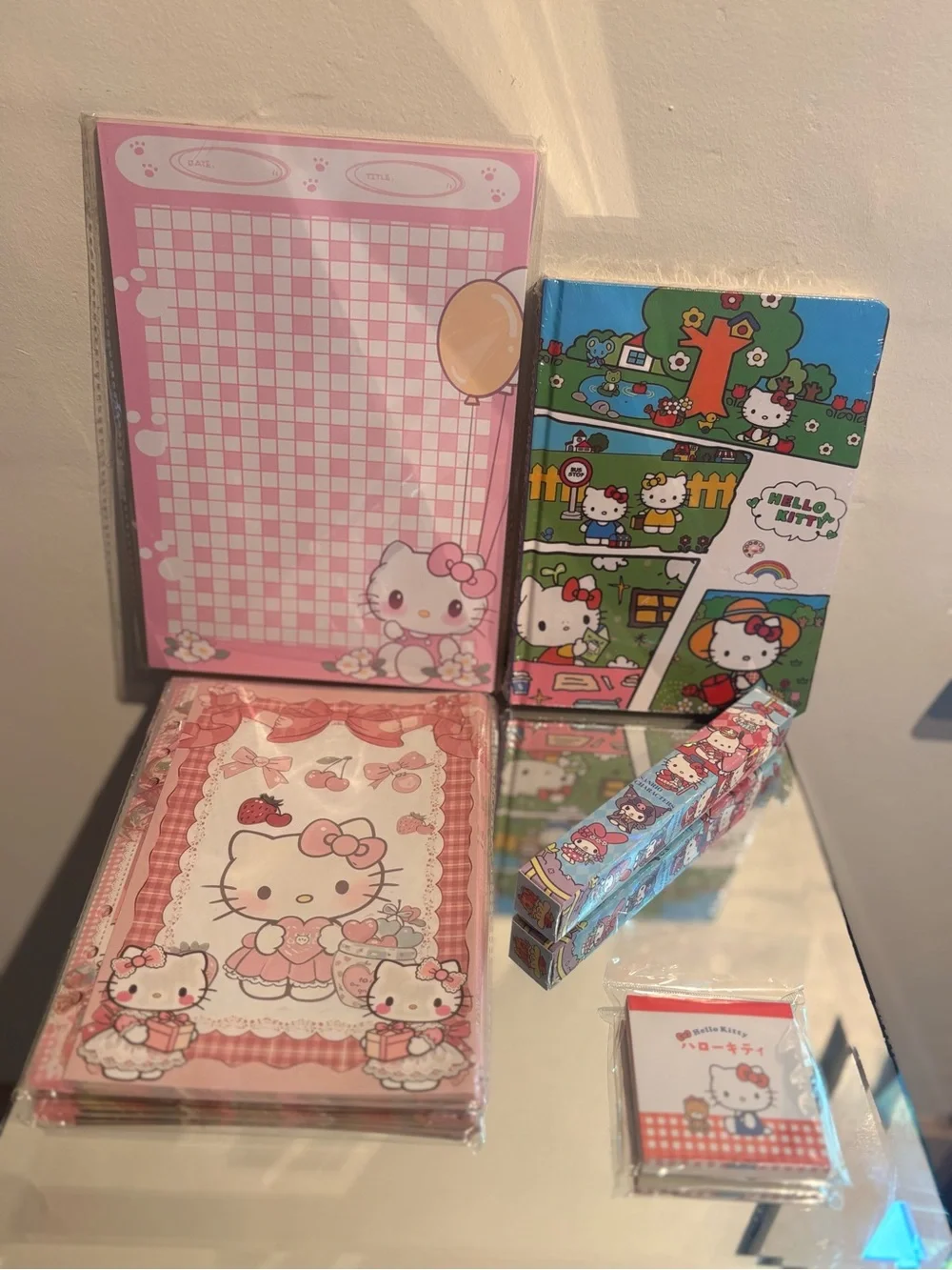 Hello Kitty comes notebook